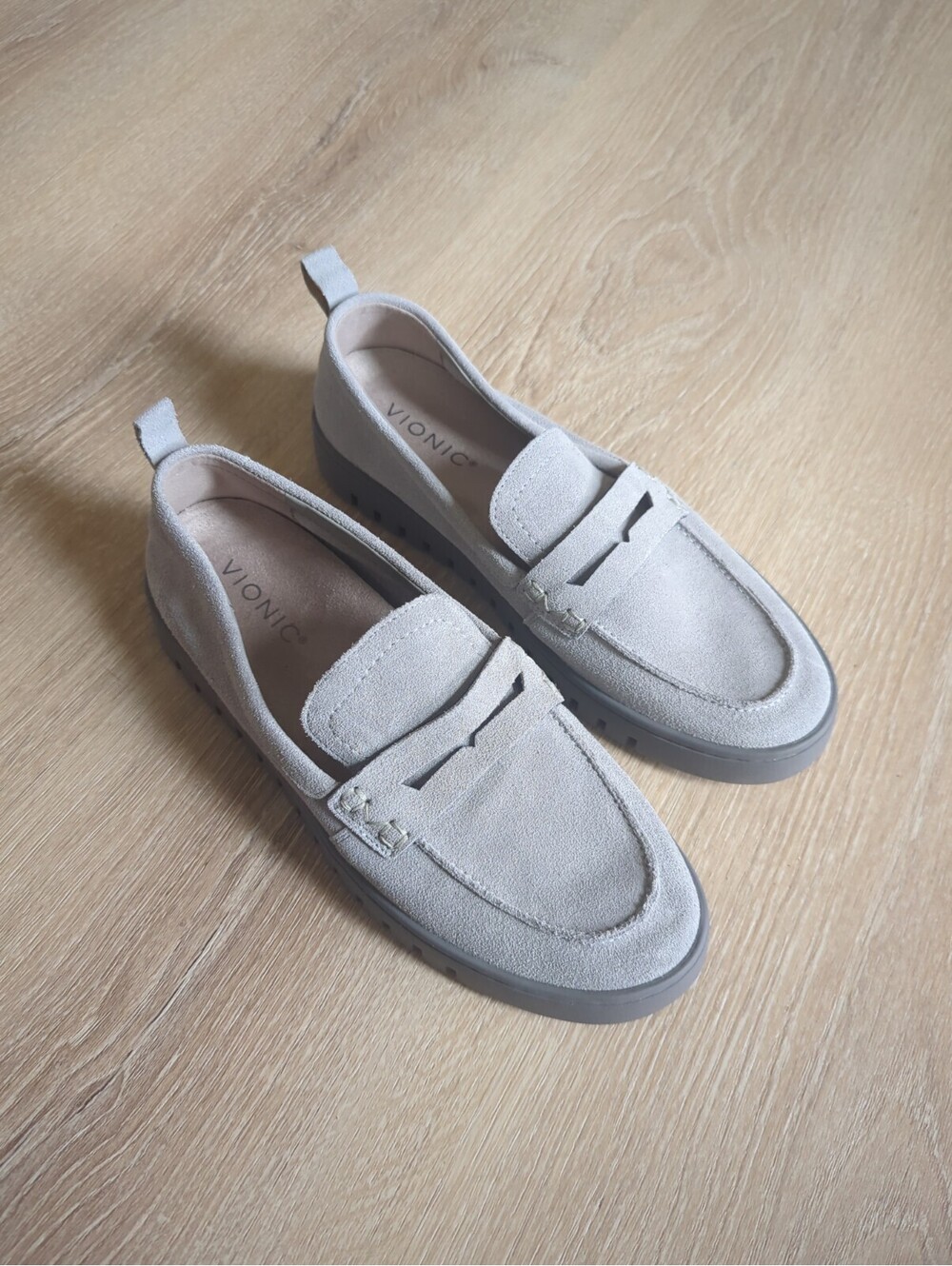 Vionic Uptown Loafers Women 8.5 Suede Grey Slip On Comfort Orthotic Shoes